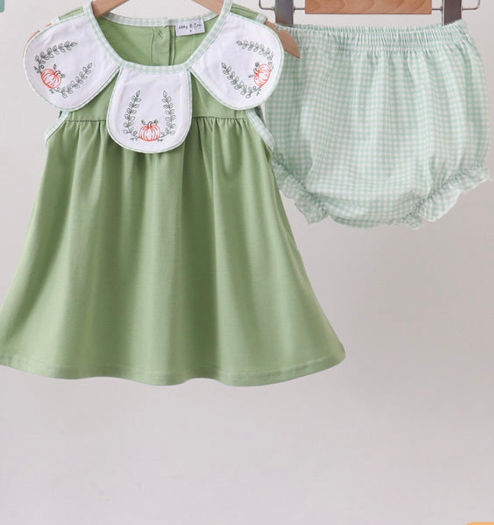 Embroidered Pumpkin Petal Collar Sister Set